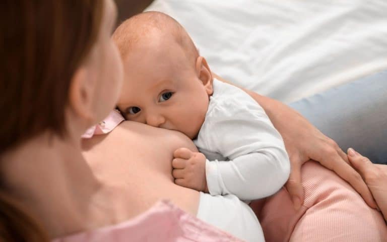 הגדלת חזה והנקה