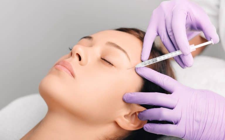 העלמת קמטים ועיצוב פנים