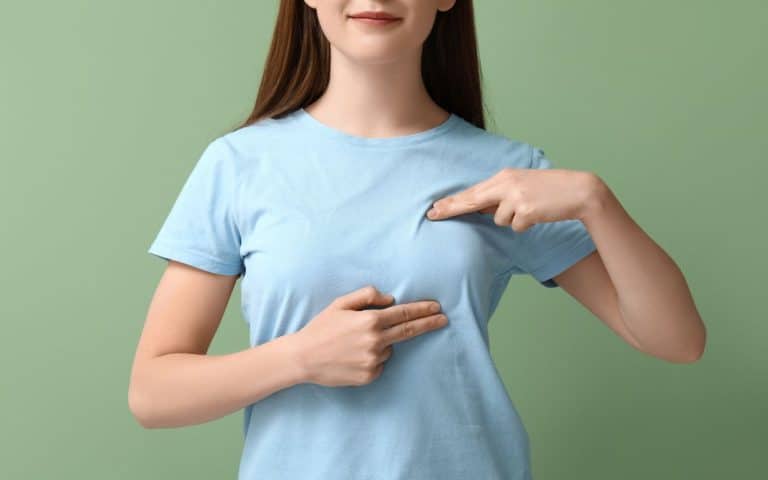 להקטין את החזה