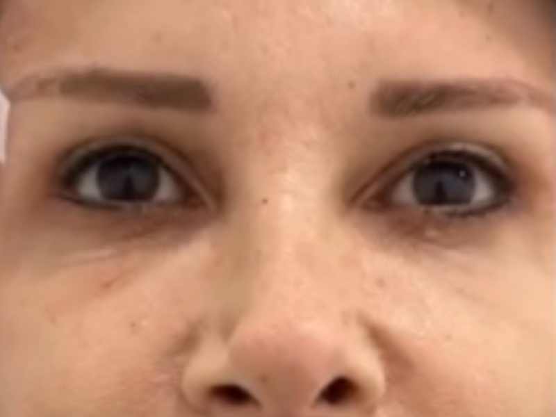 גלית אחריי חוטים בעיניים